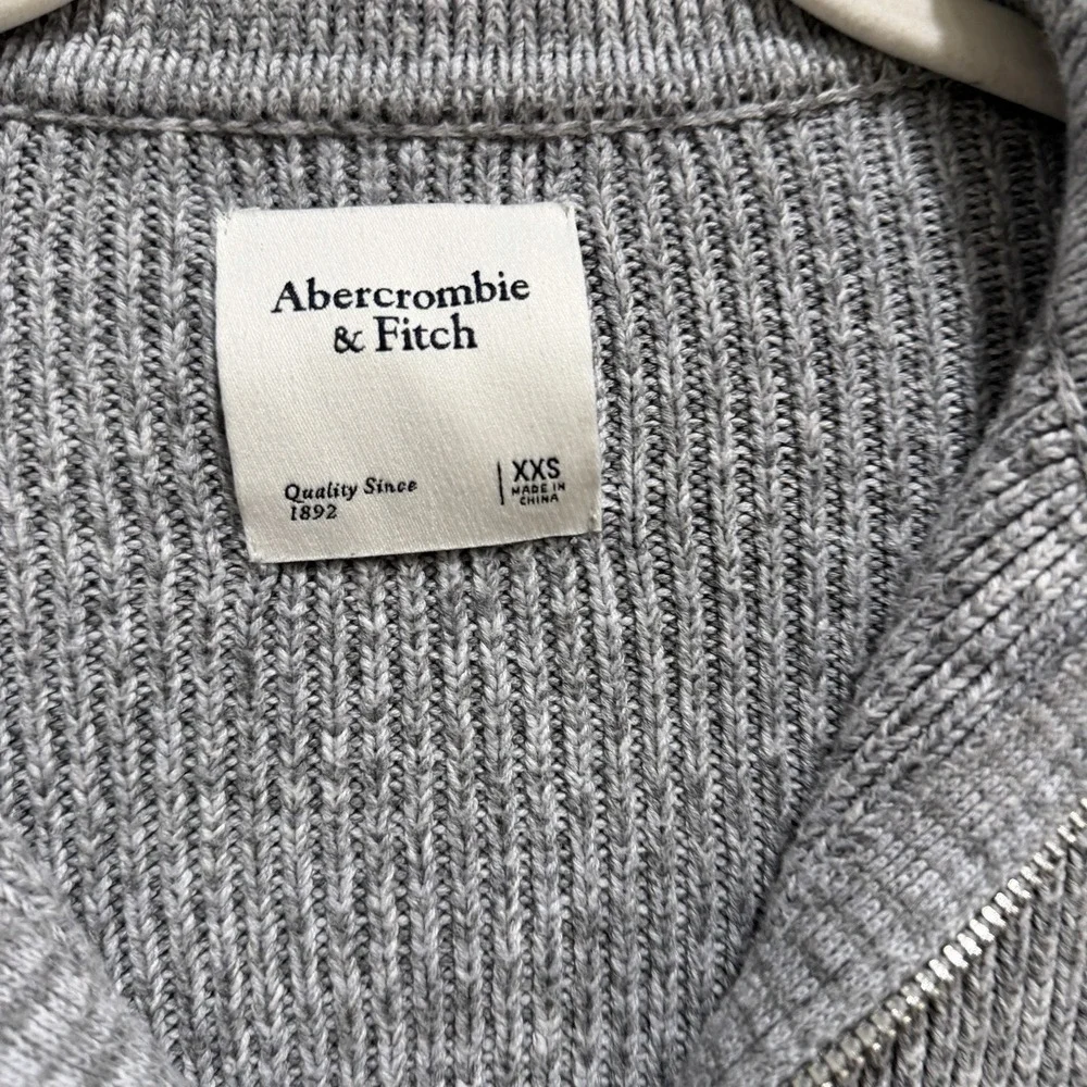 Women's Abercrombie And Fitch Grey Zip Up Collared Knit Size‎ 2XS